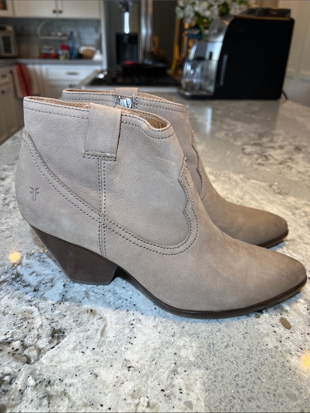 FRYE Reina Western Ankle Booties Ash Leather Size 9 EUC